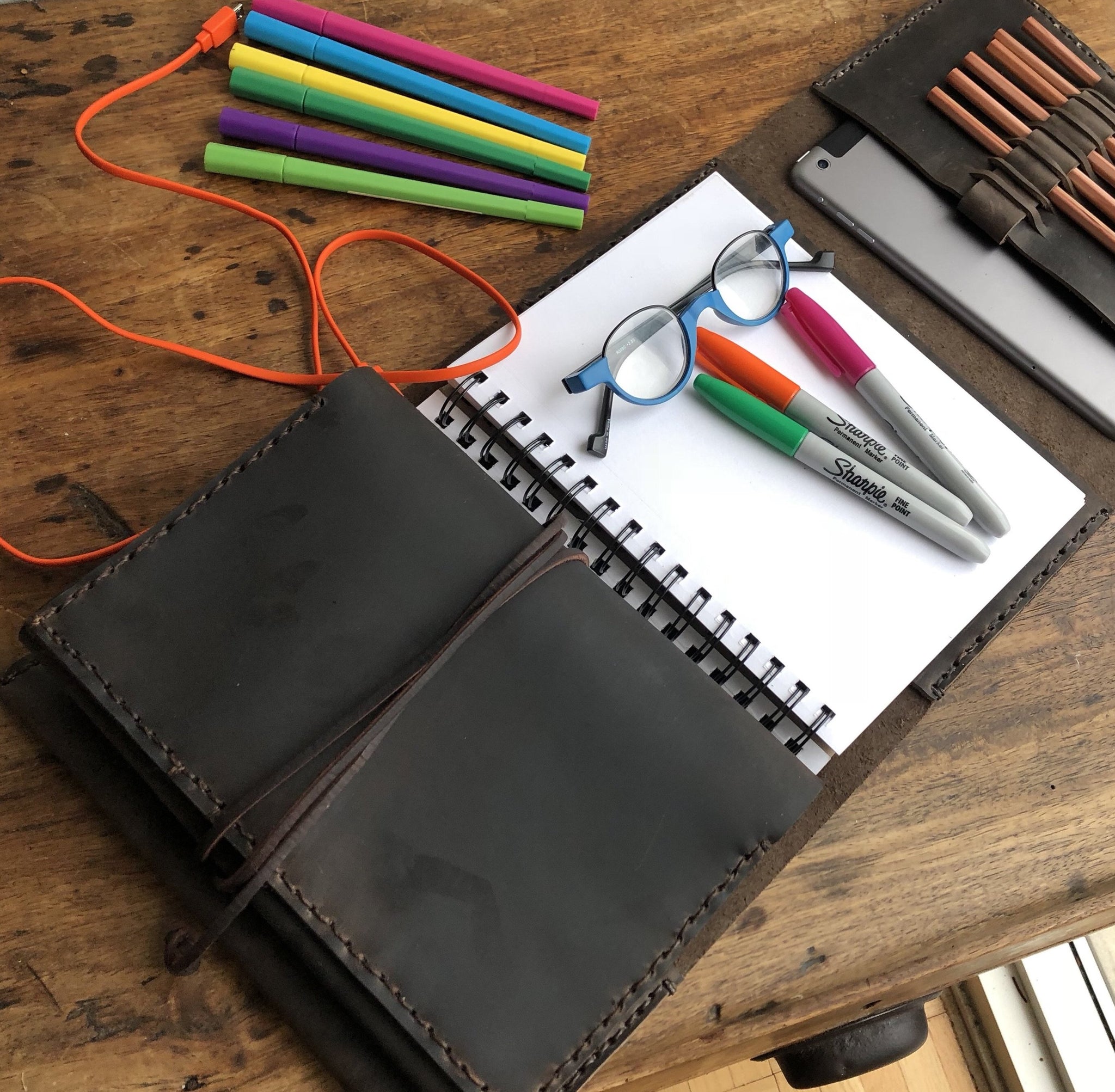 Large Sketchbook / Handmade Leather Refillable Sketchbook / iPad Pocke –  Luscious Leather NYC